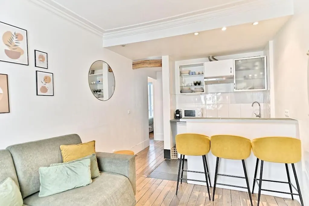 Apartman Chic #eiffeltower #champdemars -v