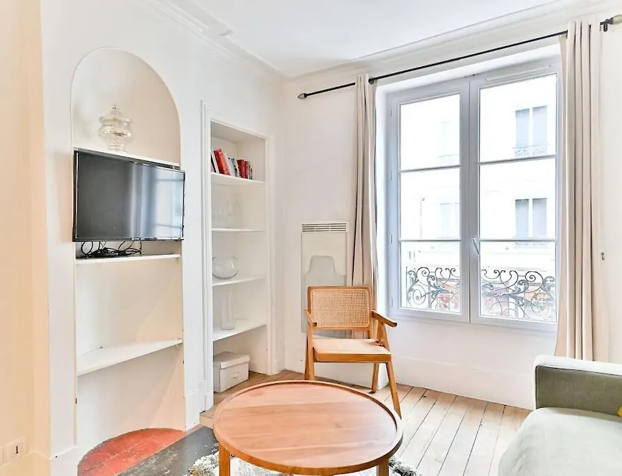 Chic #eiffeltower #champdemars -v Apartment *